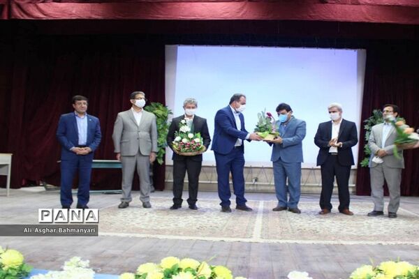 تجلیل از طلایه داران تربیت و مربیان پیشتاز منطقه  شبانکاره