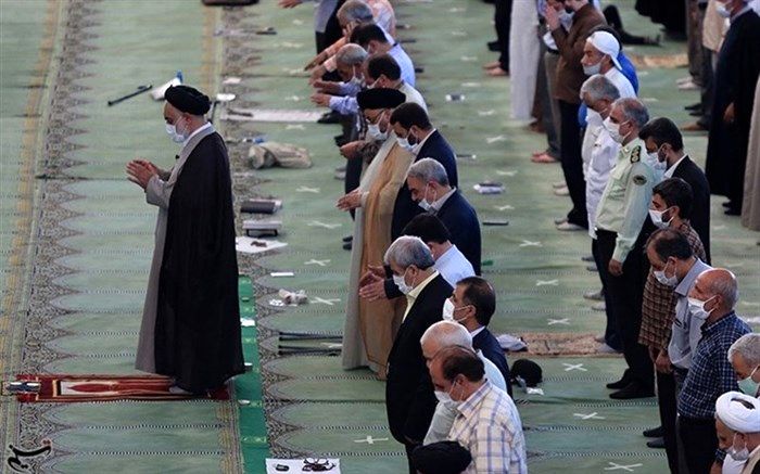 رعایت پروتکل‌های بهداشتی در نماز جمعه اصفهان به روایت تصاویر