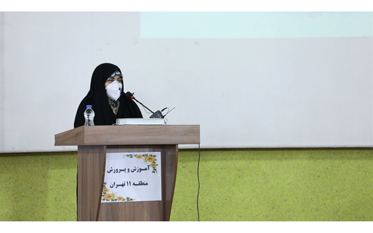 برگزاری جلسه توجیهی کارشناسان تکنولوژی و گروه های آموزشی متوسطه مناطق 19 گانه