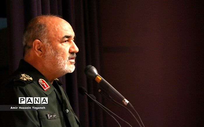 سرلشکر سلامی: دشمنان دیگر هوس راه انداختن جنگ نظامی با ما را نمی‌کنند