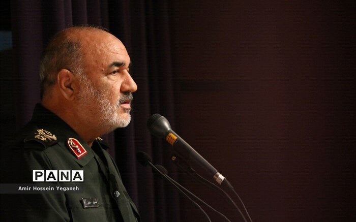 سرلشکر سلامی: دشمنان دیگر هوس راه انداختن جنگ نظامی با ما را نمی‌کنند