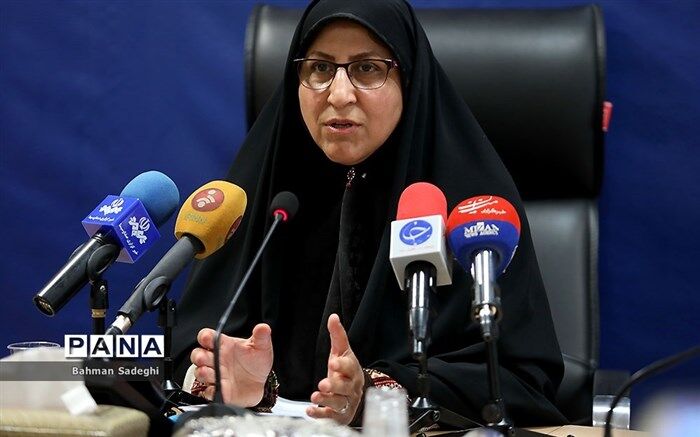 زهرا مظفر: خانواده‌ها با شرکت در نظارت همگانی بر فرایند ثبت‌نام از تخلفات مدارس جلوگیری کنند