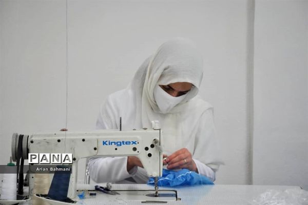 تداوم تولید ماسک و گان در تولیدی‌های زنجان