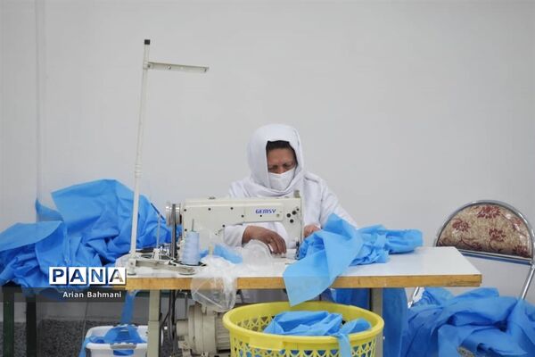 تداوم تولید ماسک و گان در تولیدی‌های زنجان