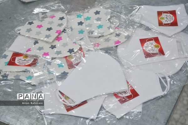 تداوم تولید ماسک و گان در تولیدی‌های زنجان