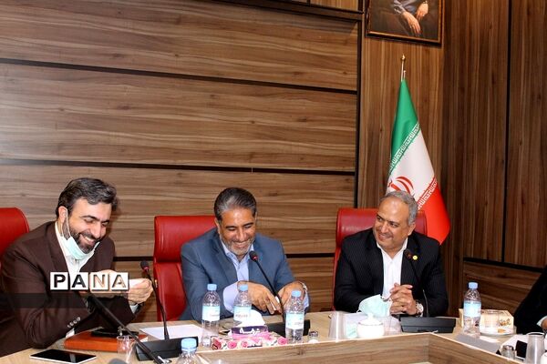 اولین جلسه کارگروه مالی و پرورشی مدیران منتخب استانی در اداره‌کل آموزش و پرورش شهرستان‌های تهران