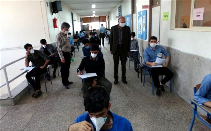 بازدید محسنی نسب از حوزه امتحان نهائی منطقه9