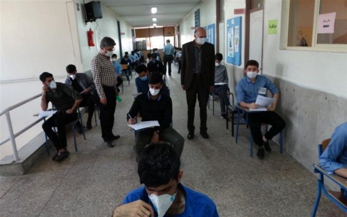 بازدید محسنی نسب از حوزه امتحان نهائی منطقه9