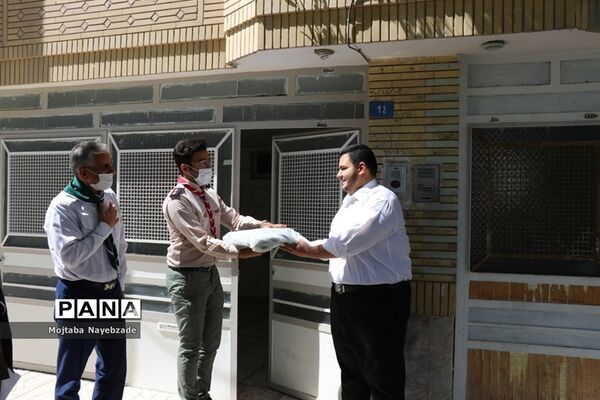 عیادت مدیر و کارکنان سازمان دانش آموزی خراسان رضوی  از  یاور مربی پیشتاز امیر محمد احمدی
