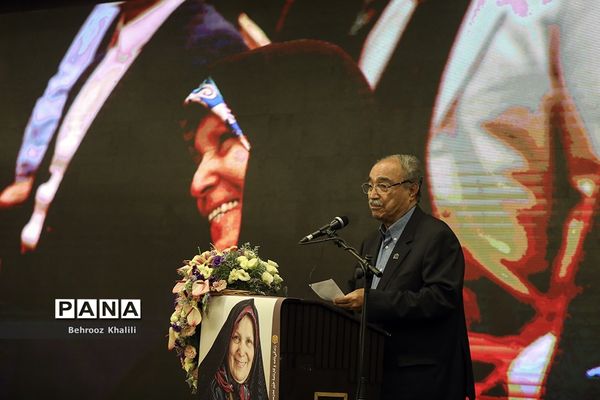 رونمایی  از کتاب زندگینامه بانو خیر مدرسه ساز زهرا گیتی نژاد