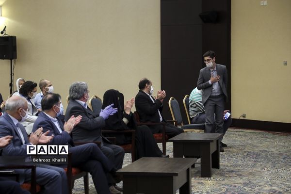 رونمایی  از کتاب زندگینامه بانو خیر مدرسه ساز زهرا گیتی نژاد