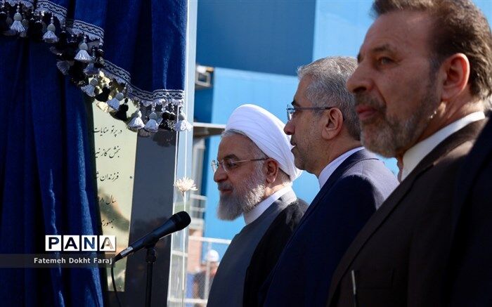 آغاز بهره‌برداری از سه طرح بزرگ صنعت نفت توسط رئیس‌جمهوری