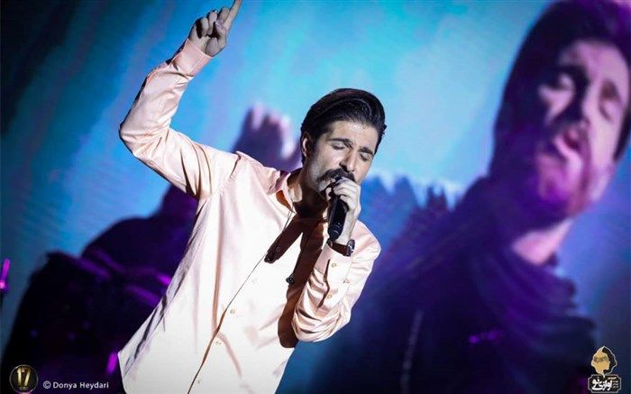 حمید هیراد ترانه «وطن»  را خواند