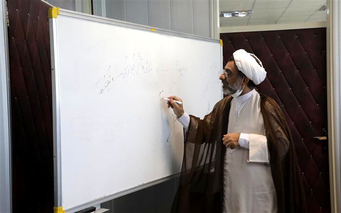 دانشگاه فرهنگیان در برگزاری کرسی‌های نظریه پردازی کارنامه موفقی دارد
