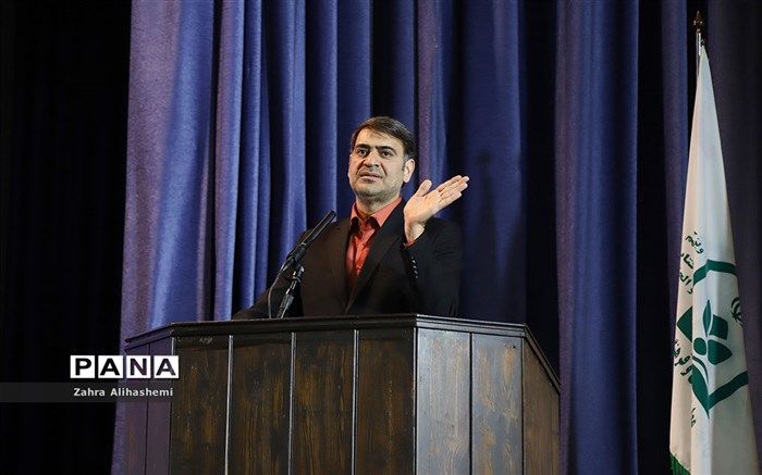 ربوشه: احیای میز خدمت الکترونیکی پورتال ادارات فرصتی برای ساماندهی ثبت نام غیرحضوری است