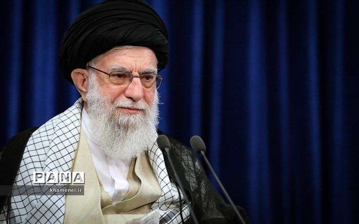 مبارزه با فساد بدون ملاحظه و تعدی و فقط بر مدار حق، عدل و قانون