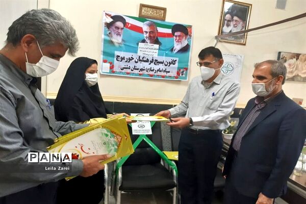 تجلیل از دختران آموزش و پرورش دشتی