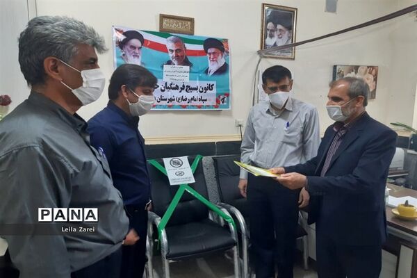 تجلیل از دختران آموزش و پرورش دشتی