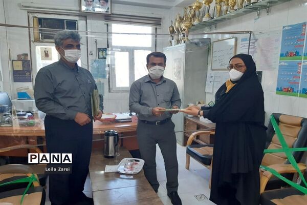 تجلیل از دختران آموزش و پرورش دشتی