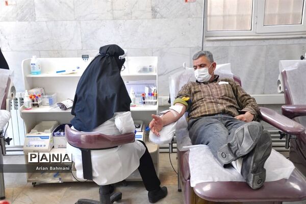 تداوم اهدای خون توسط مردم استان زنجان حتی در ایام کرونا