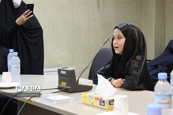 مراسم تجلیل ازدختران و بانوان نخبه و نمونه اسلامشهر