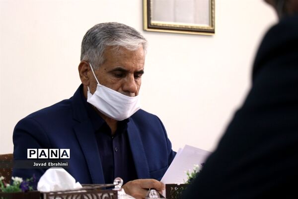 نشست ساماندهی لباس فرم دانش‌آموزی خراسان رضوی