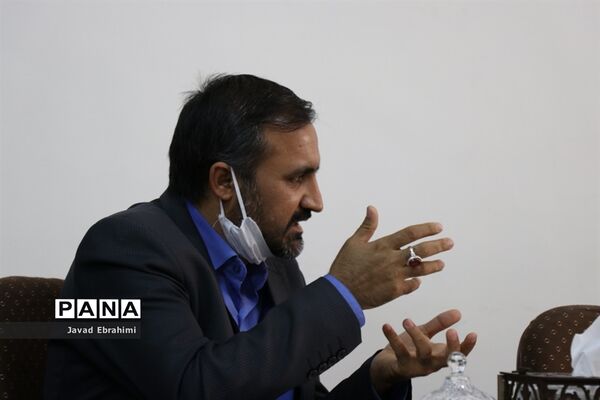 نشست ساماندهی لباس فرم دانش‌آموزی خراسان رضوی