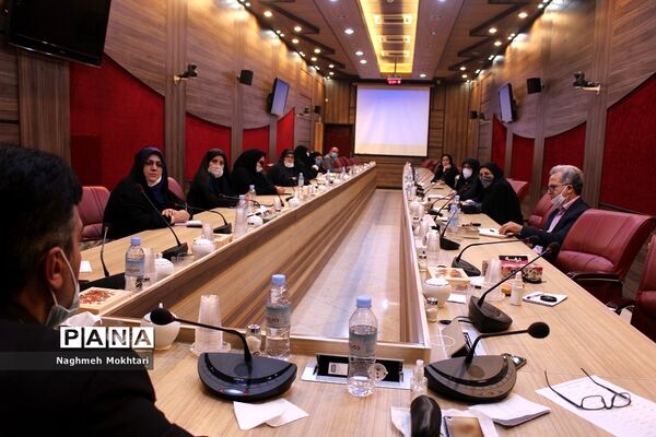 اولین نشست کارگروه آموزشی مدیران منتخب استانی در دوره متوسطه
