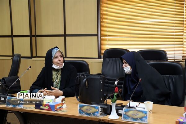نشست هم‌اندیشی کارشناسان امور بانوان اداره‌کل آموزش و پرورش شهر تهران