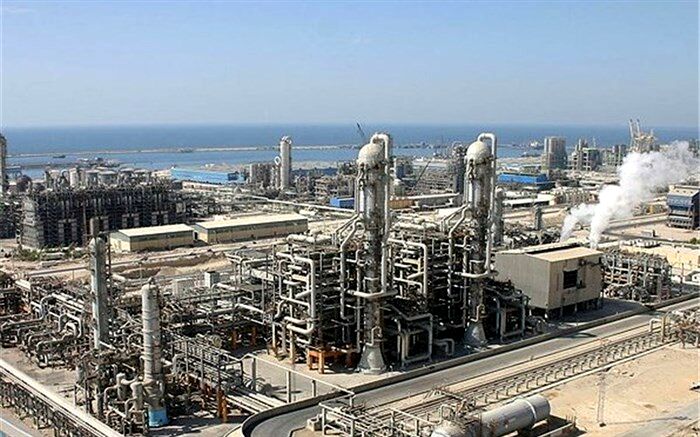 خوراک پتروشیمی‌ها ارزان شد