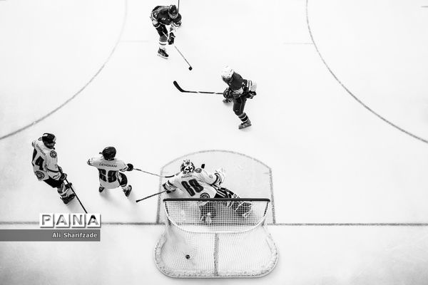 مسابقات هاکی روی یخ