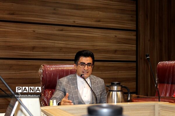 جلسه توجیهی آموزشی مسئولان سازمان دانش‌آموزی مناطق 21گانه شهرستان‌های استان تهران