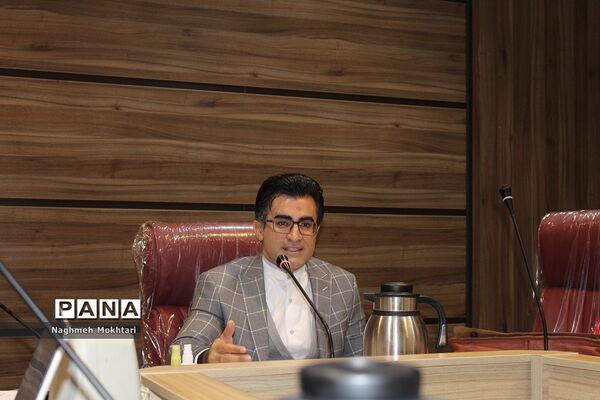 جلسه توجیهی آموزشی مسئولان سازمان دانش‌آموزی مناطق 21گانه شهرستان‌های استان تهران