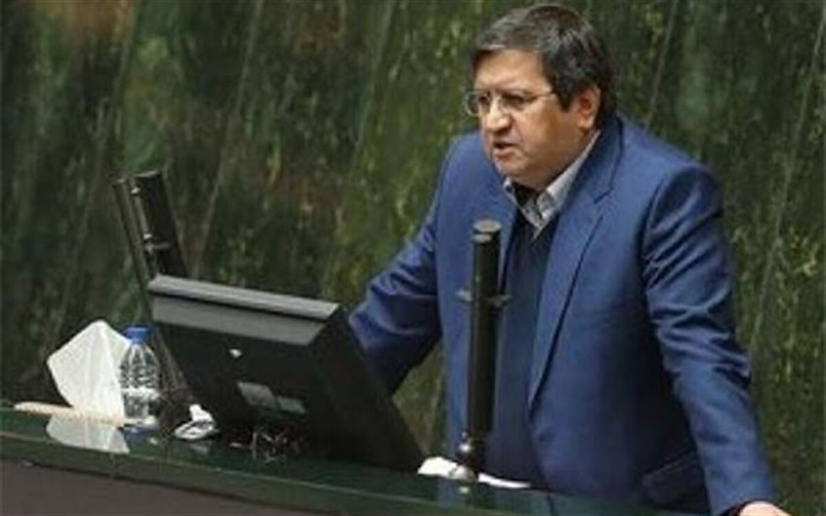 همتی: کسری بودجه بهتر از سال‌های قبل مدیریت می‌شود