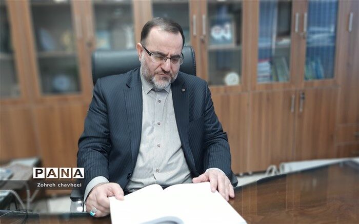عنایت مهر: اصحاب قلم به زندگی عمق و وسعت می بخشند