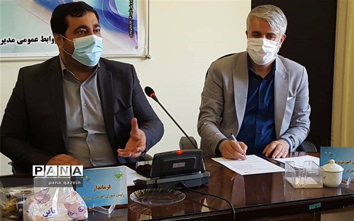 فرمانداری تاکستان با تمام توان از مدرسه سازی حمایت می کند