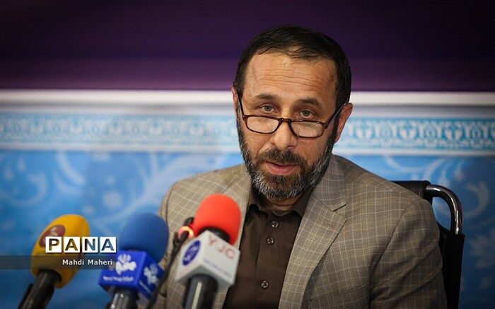 محمدزاده: آزمون استخدامی آموزشیاران و آموزش دهندگان نهضت سوادآموزی جمعه برگزار می‌شود
