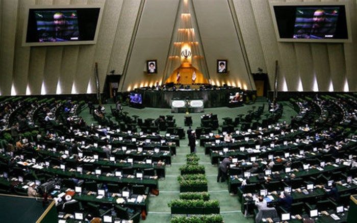 حضور وزیر اقتصاد در مجلس برای بررسی درآمدهای پیش‌بینی شده بودجه