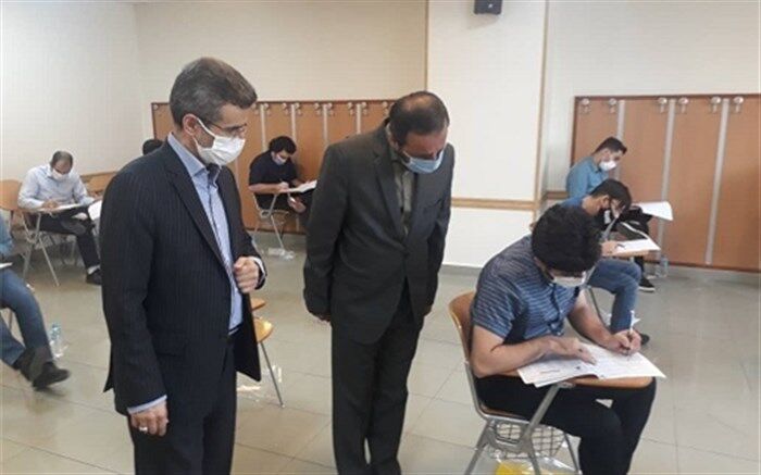 بازدید محمدزاده از حوزه برگزاری آزمون استخدامی آموزش دهندگان و آموزشیاران