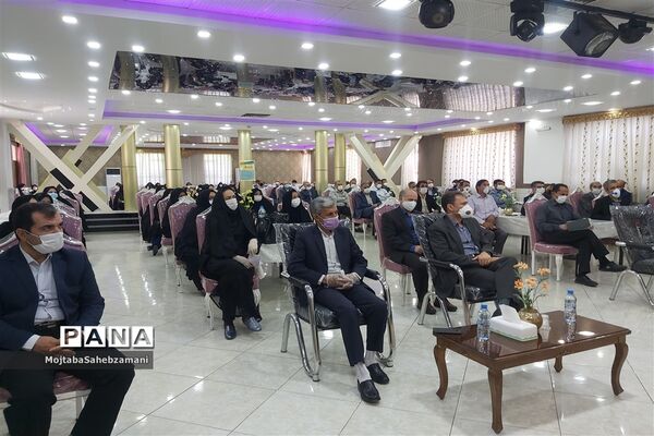 هم اندیشی مدیران مدارس کاشمر