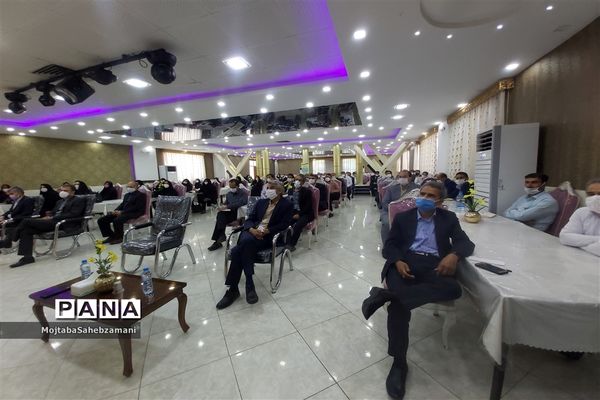 هم اندیشی مدیران مدارس کاشمر