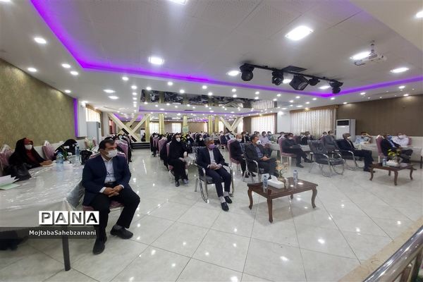 هم اندیشی مدیران مدارس کاشمر