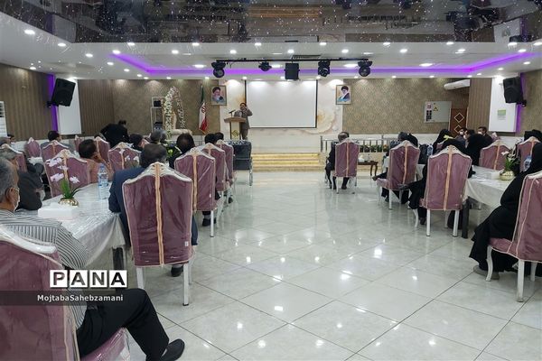 هم اندیشی مدیران مدارس کاشمر