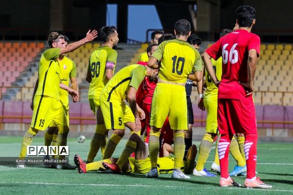 دیدارتیم های نود ارومیه و خوشه طلایی ساوه