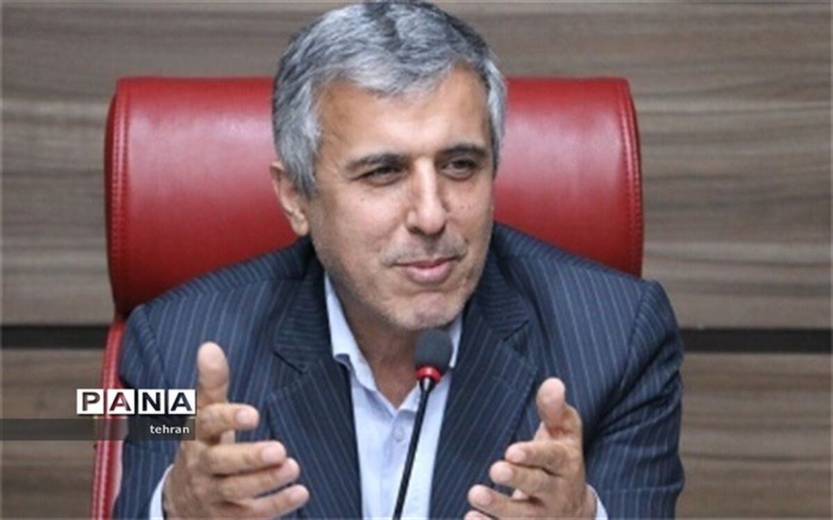 عباسپور: اجباری برای تهیه لباس فرم جدید نیست