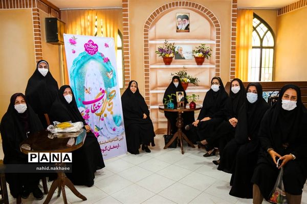 بازدید بانوان اداره کل آموزش و پرورش خراسان جنوبی از نمایشگاه زندگی بهشتی به مناسبت هفته عفاف و حجاب