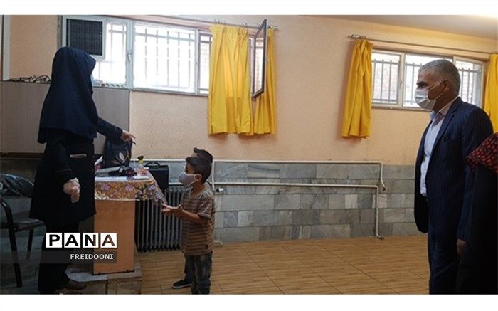 بازدید مدیر آموزش و پرورش منطقه چهار از پایگاه سنجش سلامت شهید چگینی