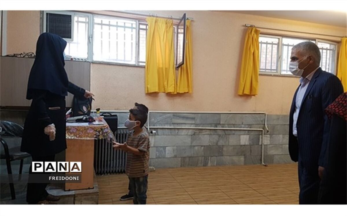 بازدید مدیر آموزش و پرورش منطقه چهار از پایگاه سنجش سلامت شهید چگینی