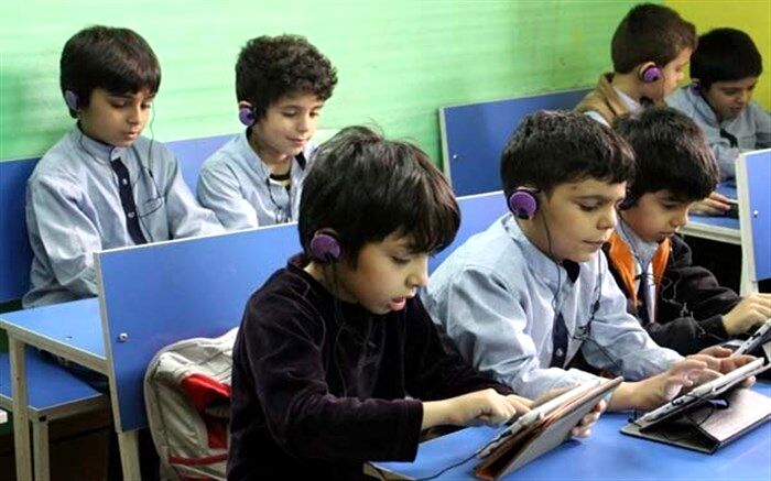 جزییات رایزنی  آموزش وپرورش با چند وزارتخانه برای تهیه تبلت دانش‌آموزی