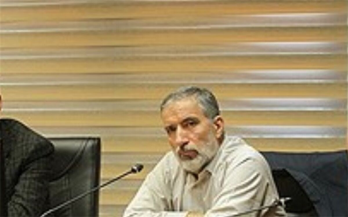 علی احمدی: در سال تحصیلی جدید، از امکانات شبکه‌های مختلف رسانه ملی استفاده و فرصت آموزش از راه دور را فراهم کنیم